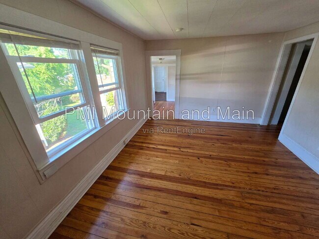 Building Photo - 41 Westwood Pl