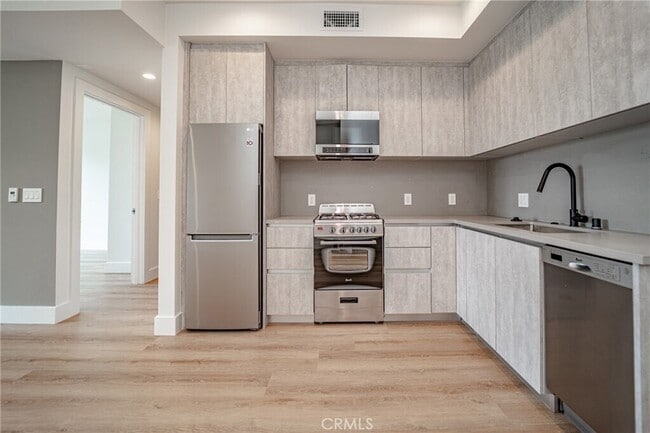 Building Photo - 2828 London St