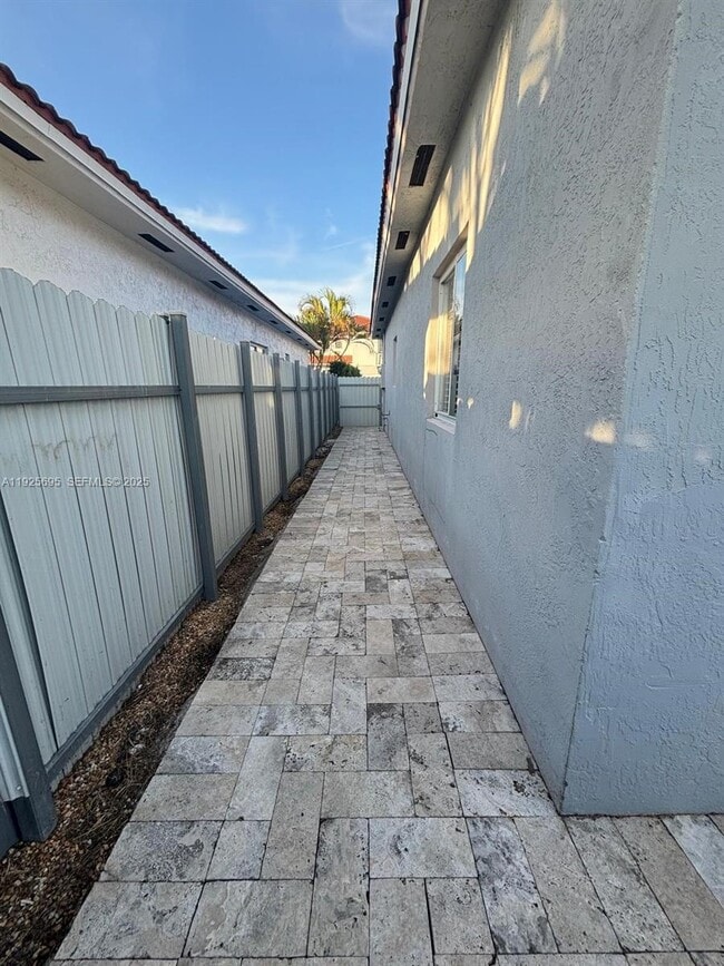 Building Photo - 16124 SW 55th Terrace