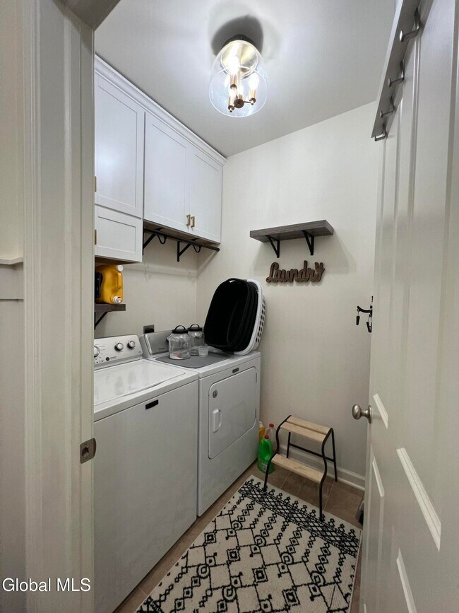 Building Photo - 10 Swatling Dr