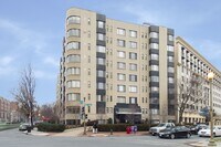 Building Photo - FREE RENT! Spectacular Scott Circle Solarium Studio Dupont-Logan