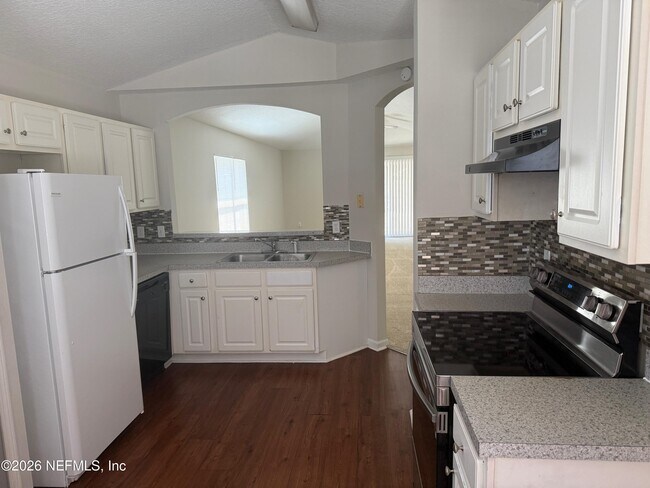 Building Photo - 5550 Oak Crossing Dr
