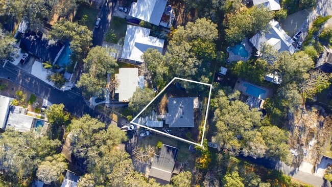 Building Photo - 22 1/2 Fancher Court Unit