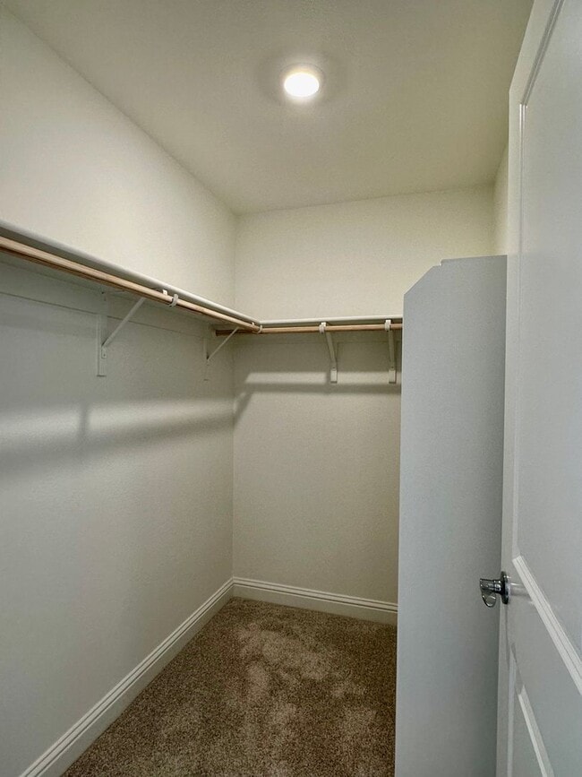 Building Photo - New Luxury Townhouse in Saratoga