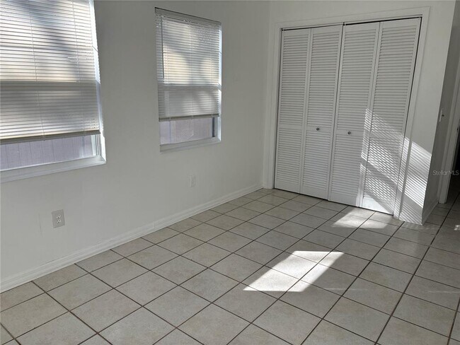 Building Photo - 1437 Pine St