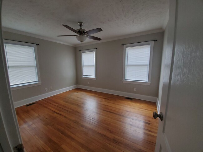 Building Photo - 213 Brainerd Ave