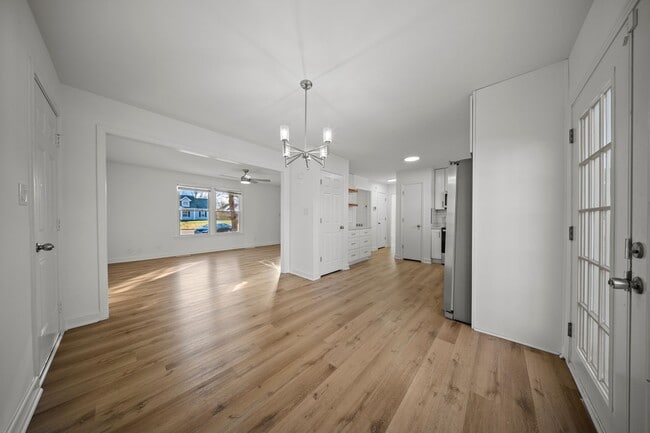 Building Photo - 3 Bedroom 2 Full Bath Home For Rent near Post!