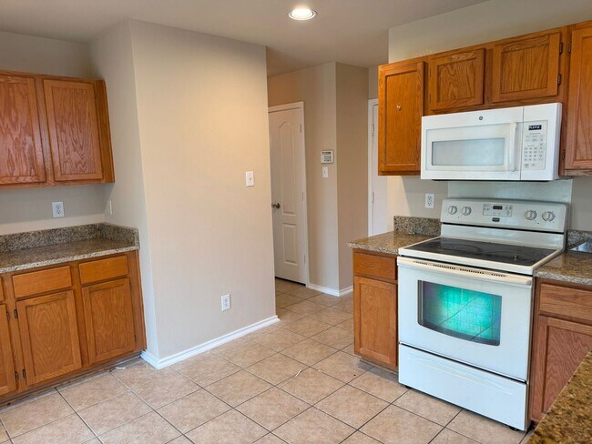 Building Photo - 9061 Clearwood Pth