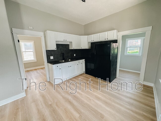 Building Photo - 2519 S 12th St