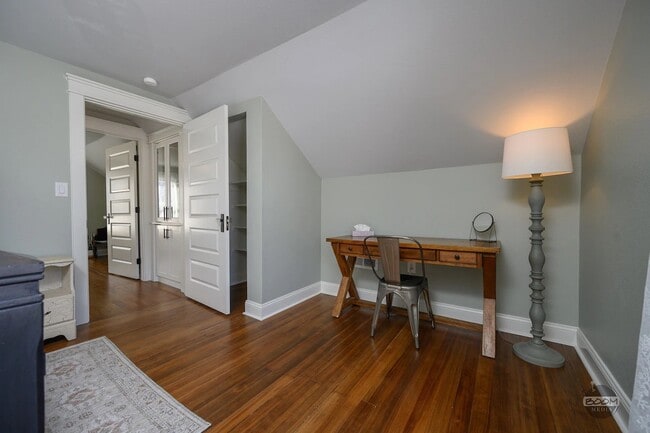 Building Photo - 4650 Bodenburg Loop