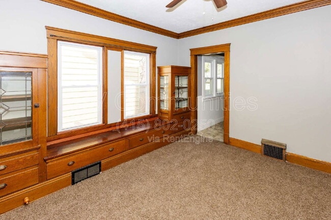 Building Photo - 3102 Montclair Ave