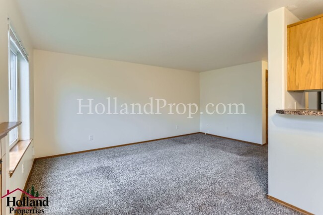 Building Photo - Cozy Comfort in Beaverton – 3-Bed, 2.5-Bat...