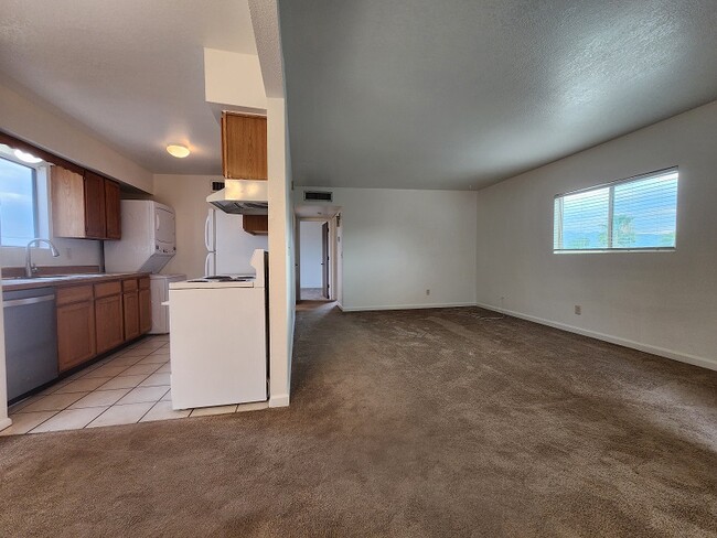 Building Photo - 2841 N Euclid Ave