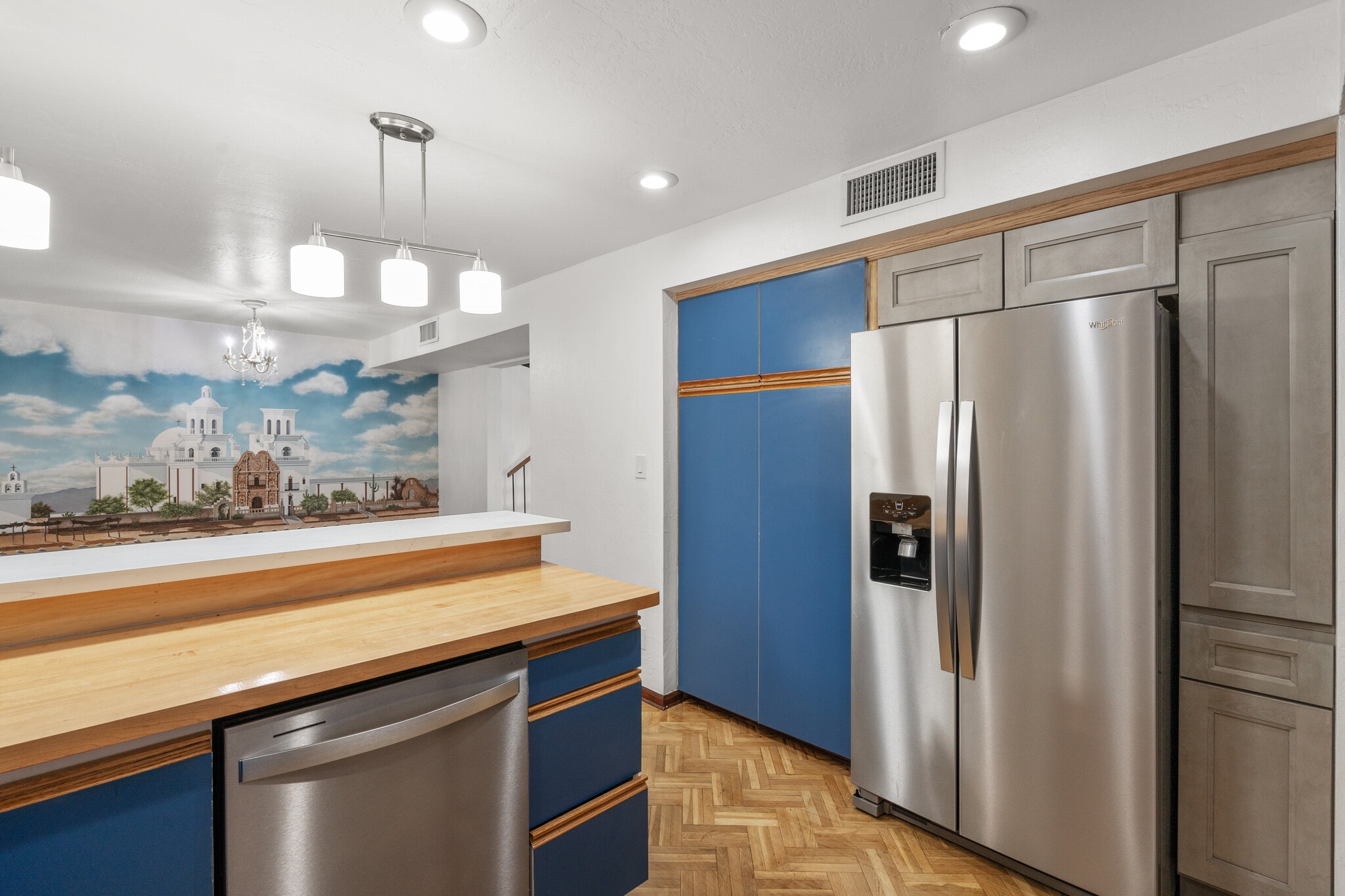 Building Photo - 3319 E Indian School Rd