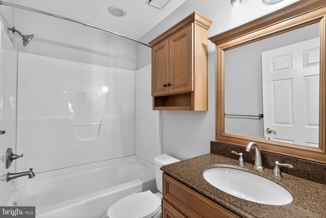 Building Photo - 806 Diamond Dr