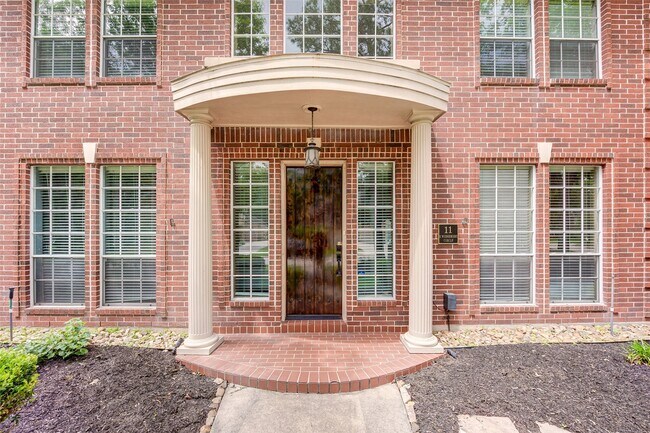 Building Photo - 11 E Wedgemere Cir
