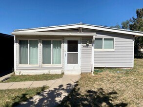 Building Photo - Adorable 3 Bedroom Home