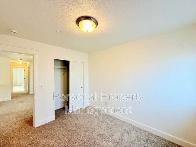 Building Photo - 3344 NW 47th Dr