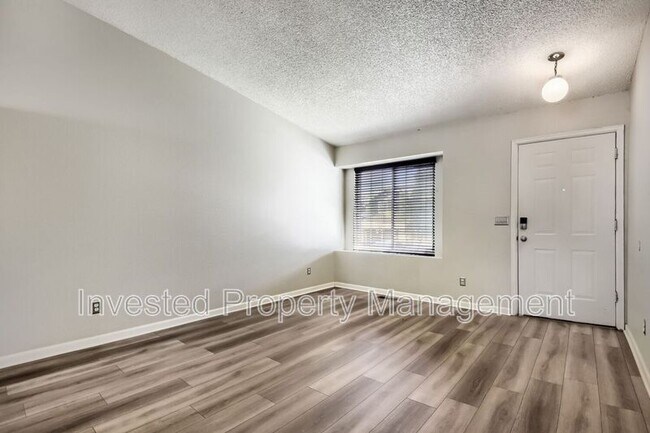 Building Photo - 4849 N Foxtail Dr