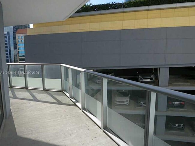 Building Photo - 1300 Brickell Bay Dr