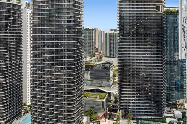 Building Photo - 1000 Brickell Plz