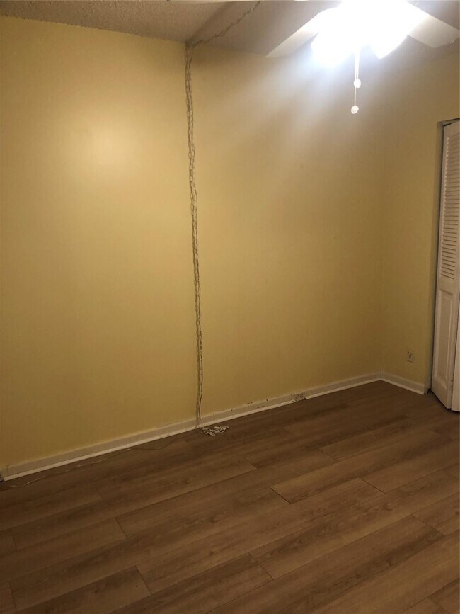 Building Photo - 151 SW 135th Terrace