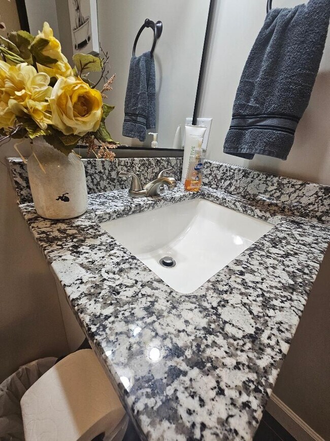 Building Photo - 3 Bedroom home minutes from Prisma Health and Downtown Greenville