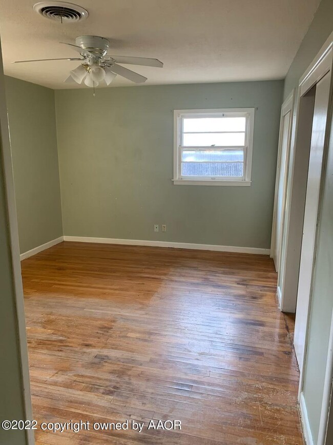 Building Photo - 3414 Meadow Dr