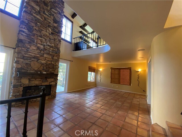 Building Photo - 6031 Shadowbrook Cir