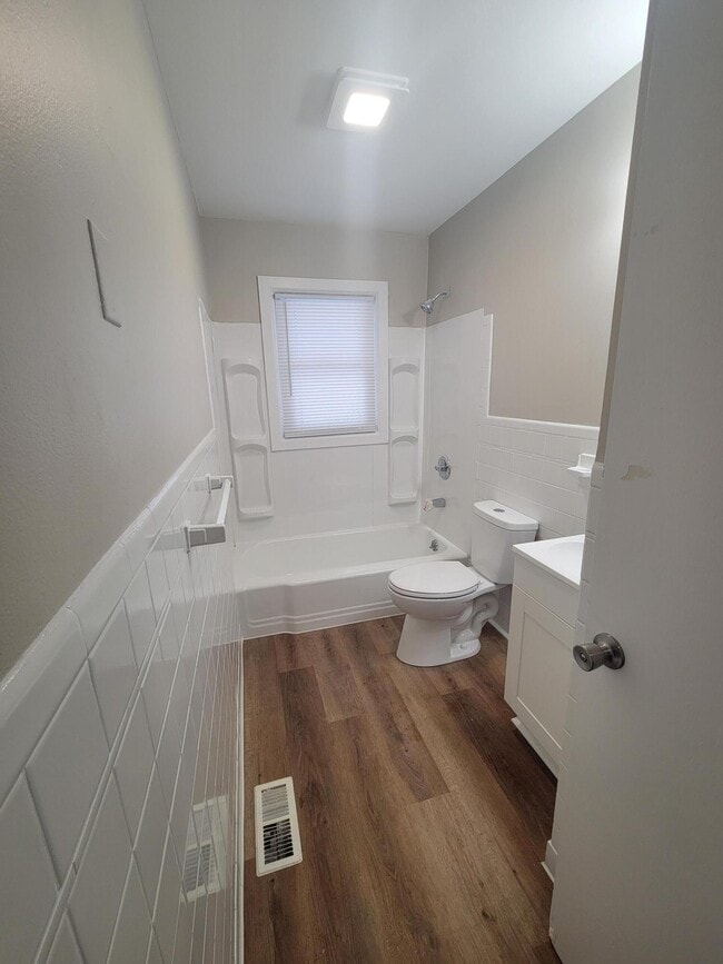 Building Photo - 1969 Fair Oaks Dr