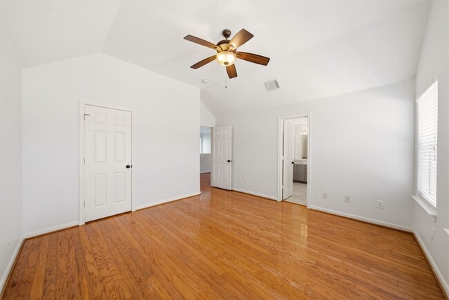 Building Photo - 218 Plaza Del Sol Park