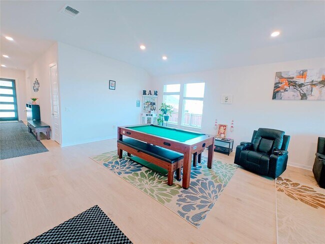 Building Photo - 228 Mystic Cyn Ln