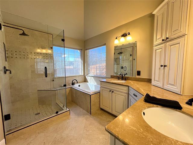 Building Photo - 10401 Forrest Dr