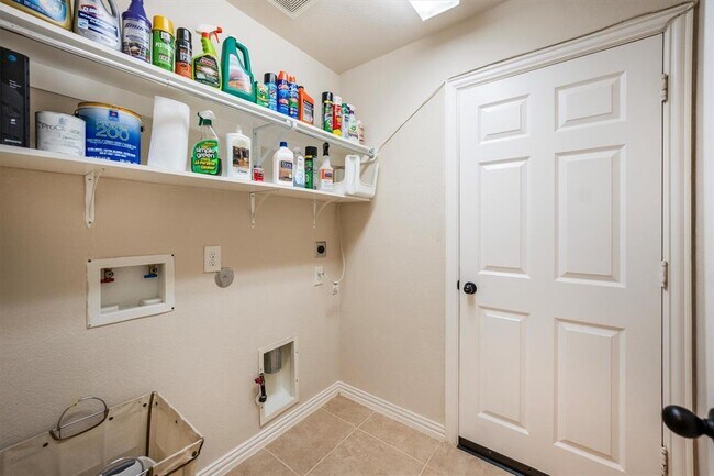 Building Photo - 18419 Willow Oak Bend Dr