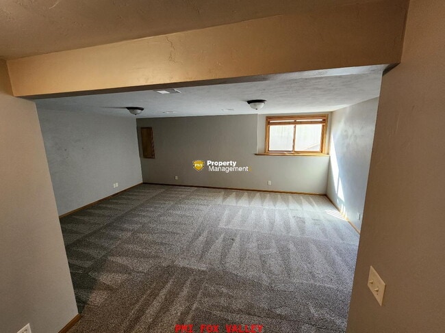 Building Photo - Large Side by Side Townhouse Greenville