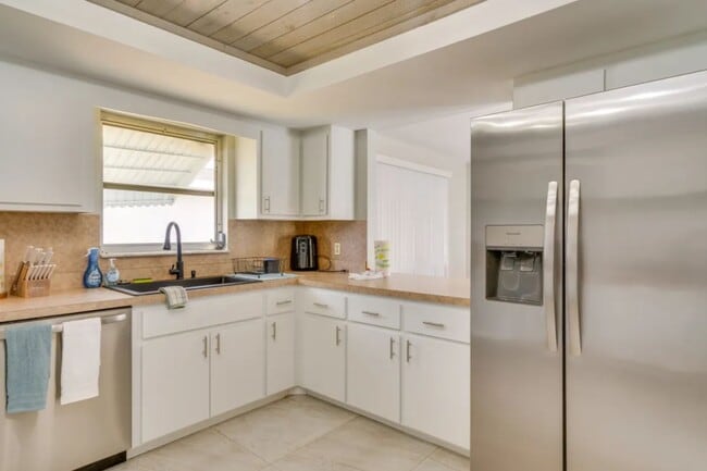 Kitchen - 237 Caddy Rd