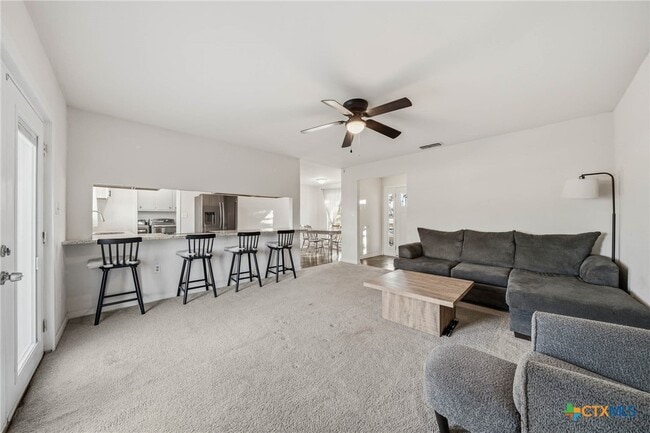 Building Photo - 610 Creek St