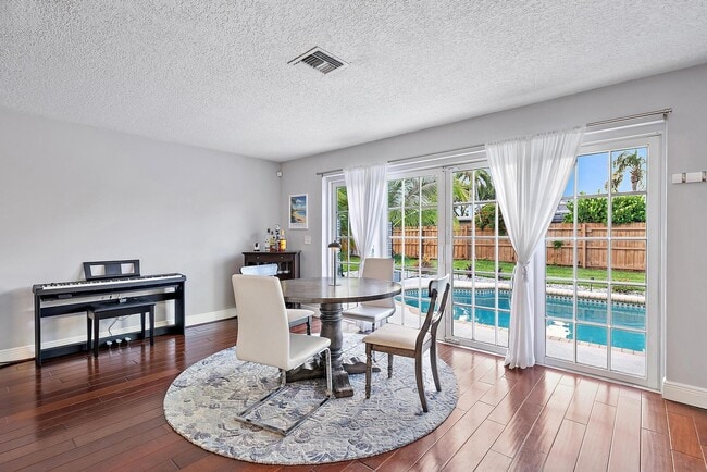 Building Photo - 3931 Flag Dr