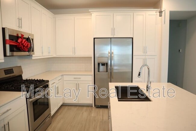 Building Photo - 4077 S Sabrina Dr