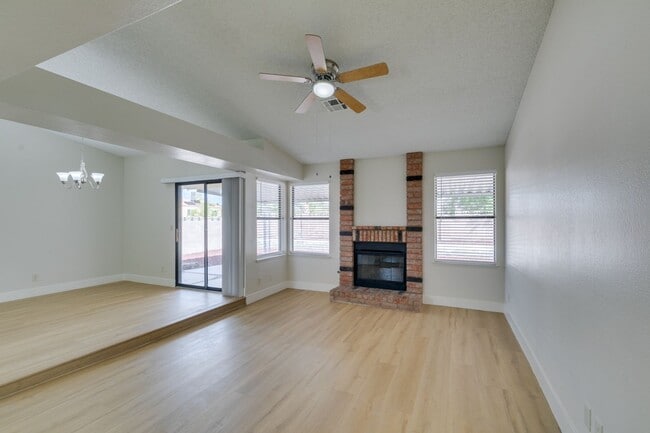 Building Photo - Charming Green Valley Single-Story Home wi...