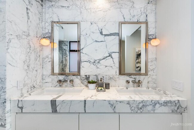 Building Photo - 17 Guy Pl