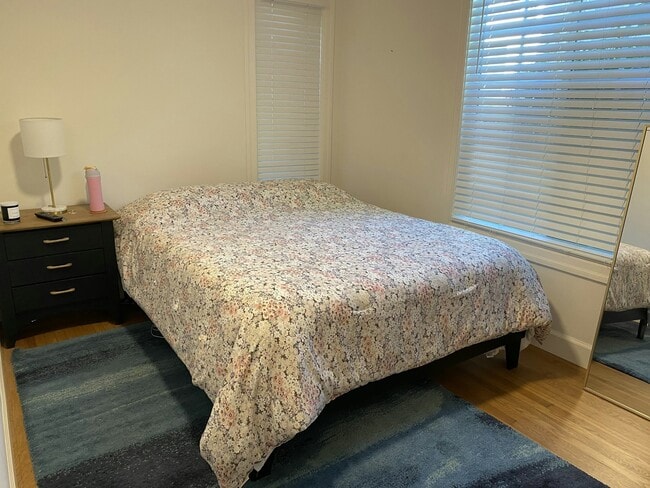 Building Photo - 942 Talbart St