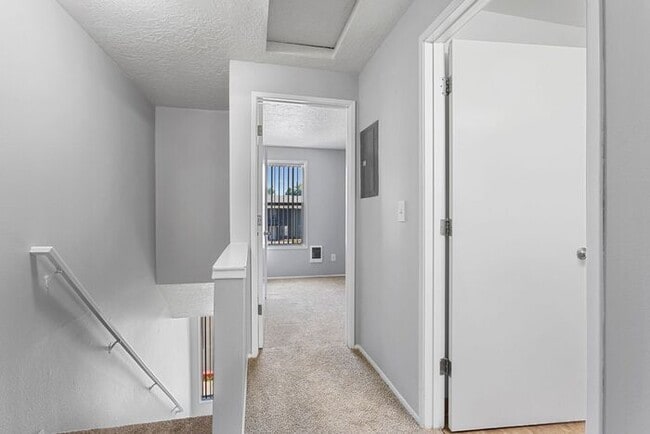Building Photo - 2 bedroom unit. Pets OK! Lots of upgrades!...