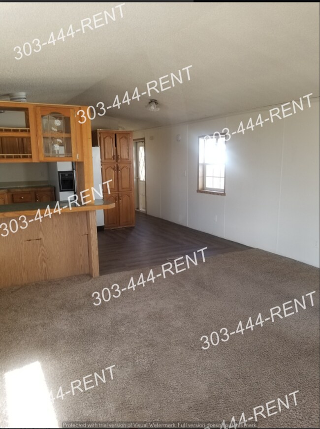 Building Photo - Great Price with a great location and view!!! Washer & Dryer Included!