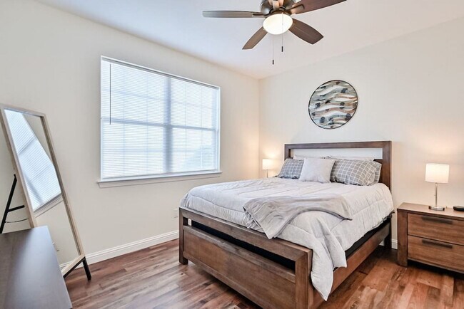 Building Photo - 811 Mallard Pointe Dr