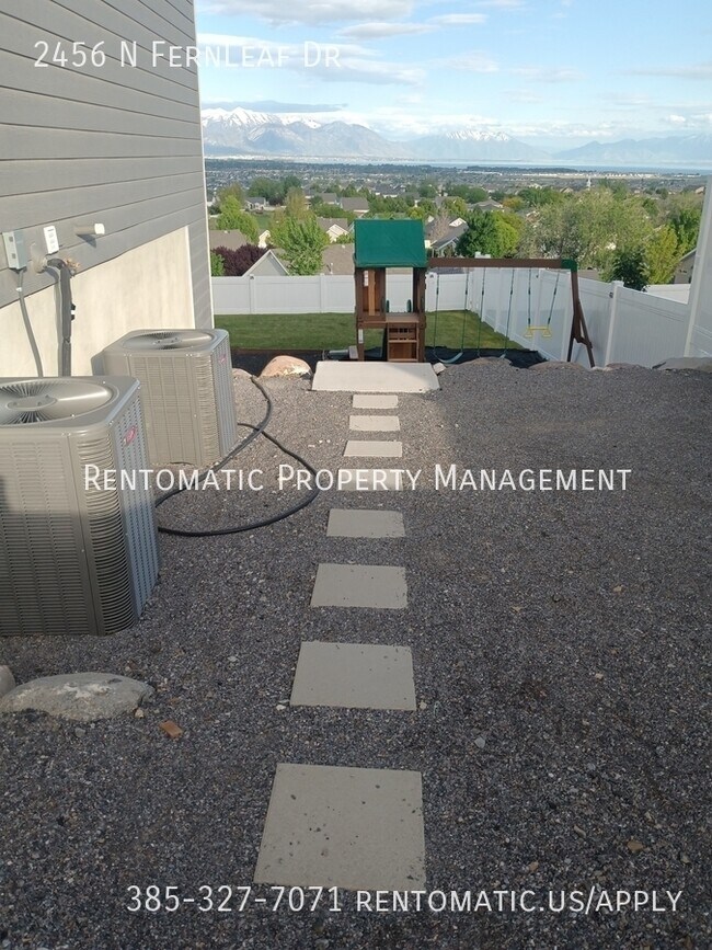Building Photo - 2456 N Fernleaf Dr