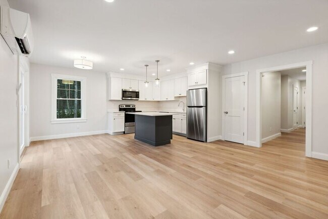 Building Photo - 24 Foliage Way