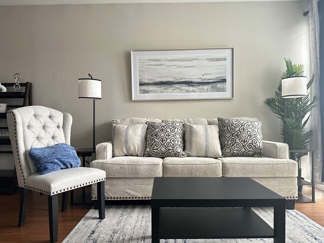 Building Photo - 800 Town and Country Blvd