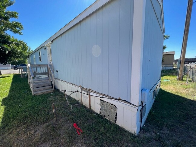 Building Photo - 3 Bedroom 2 Bath Trailer for Rent