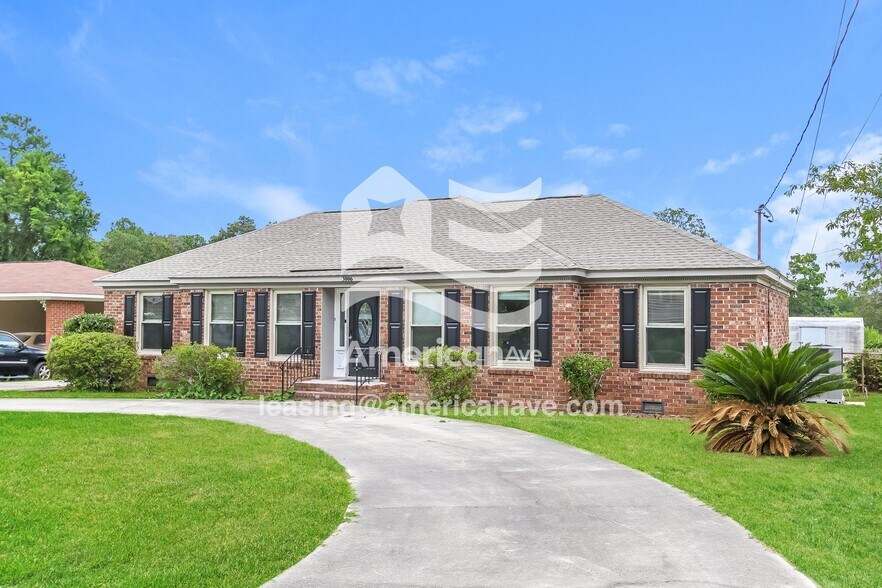 Building Photo - 3006 Eagle Dr